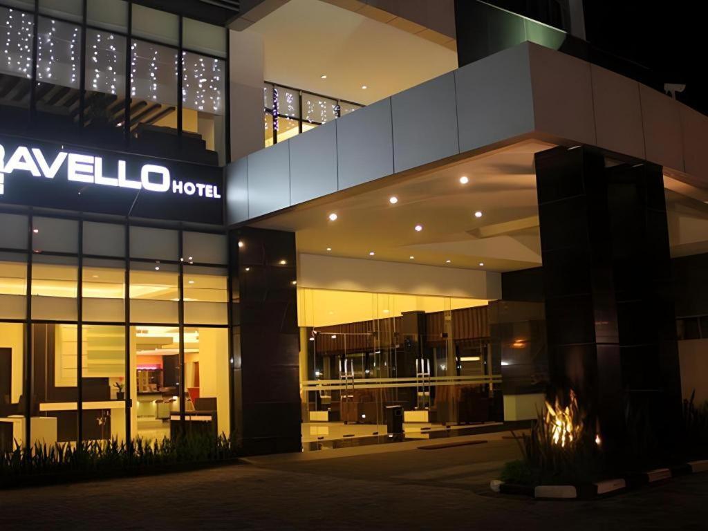 Travello Hotel Манадо Екстериор снимка