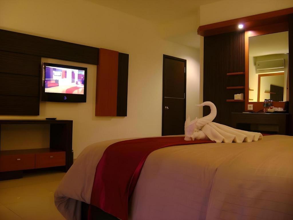 Travello Hotel Манадо Екстериор снимка