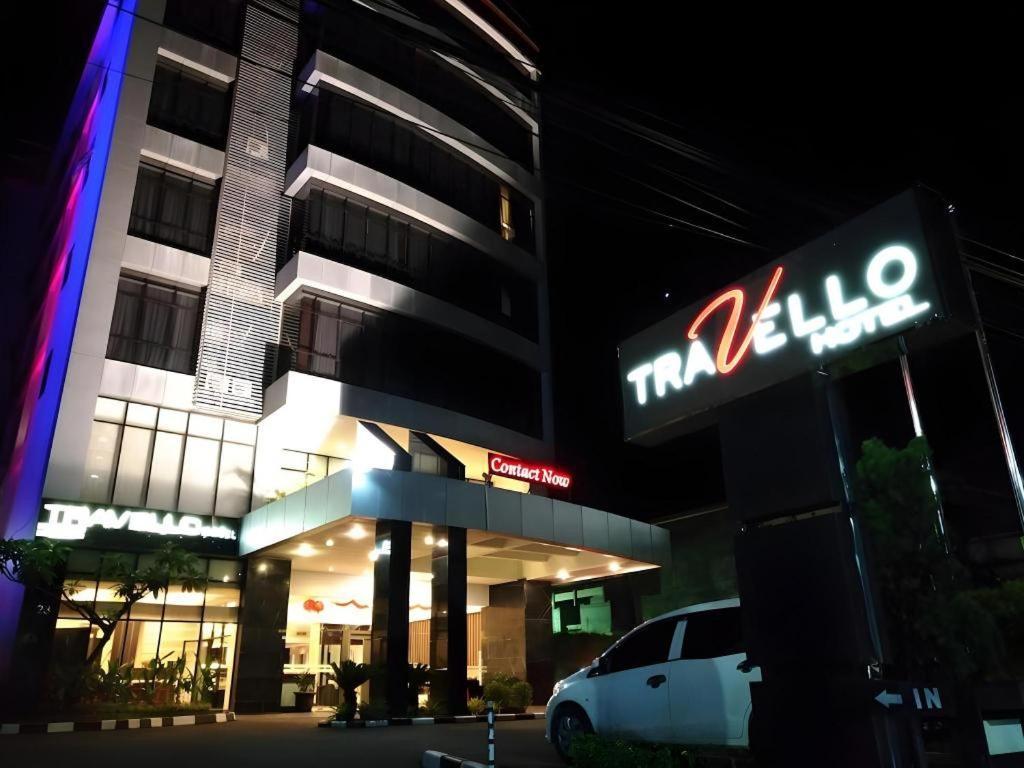 Travello Hotel Манадо Екстериор снимка
