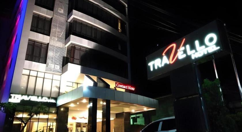 Travello Hotel Манадо Екстериор снимка