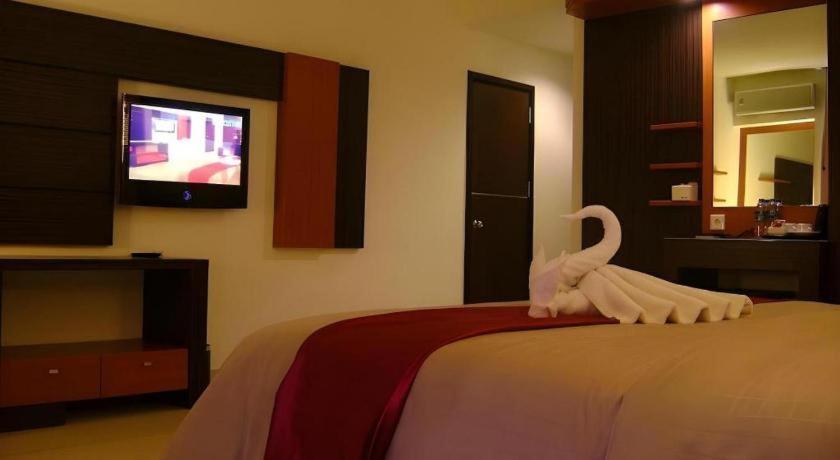 Travello Hotel Манадо Екстериор снимка