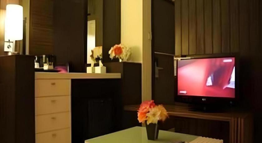 Travello Hotel Манадо Екстериор снимка